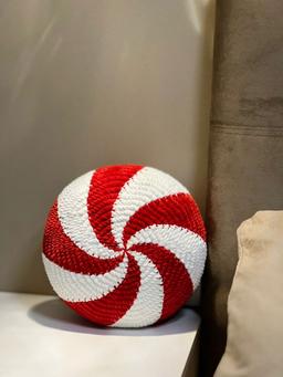 Подушка Конфетка