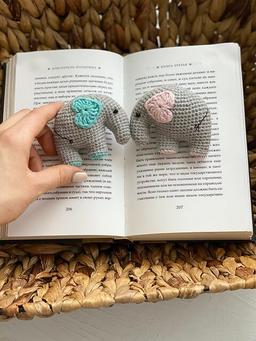 Влюбленные слоники