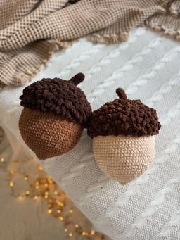 Желудь и Кленовый лист