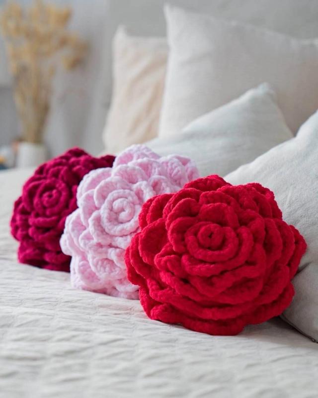 Подушка Роза